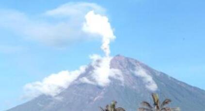 印尼火山继续喷发